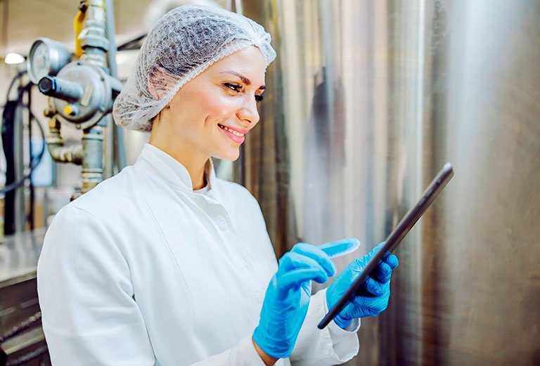 Schede tecniche di prodotto nel Food & Beverage: sicurezza, conformità e centralità dei dati